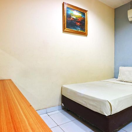 Sabrina Guest House Джакарта Экстерьер фото
