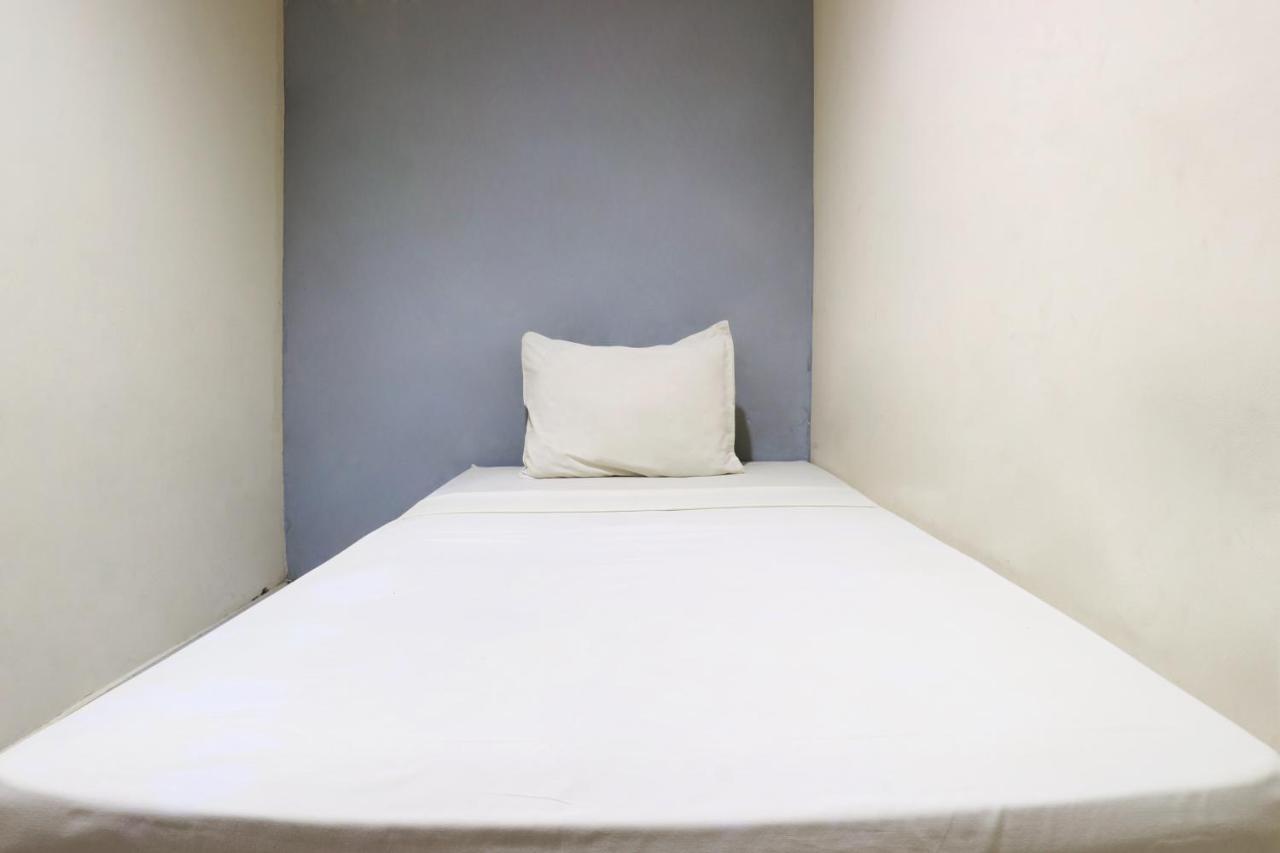 Sabrina Guest House Джакарта Экстерьер фото