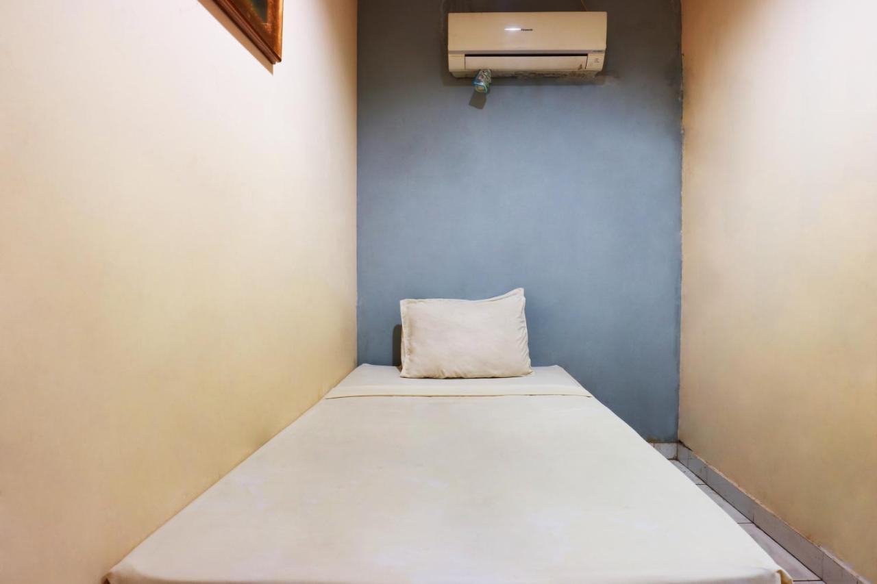 Sabrina Guest House Джакарта Экстерьер фото