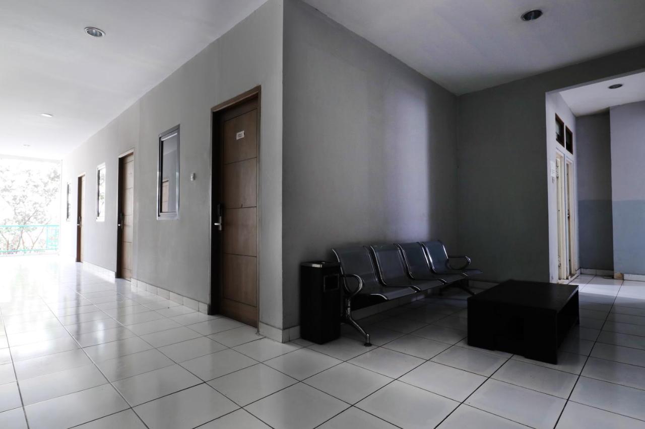 Sabrina Guest House Джакарта Экстерьер фото