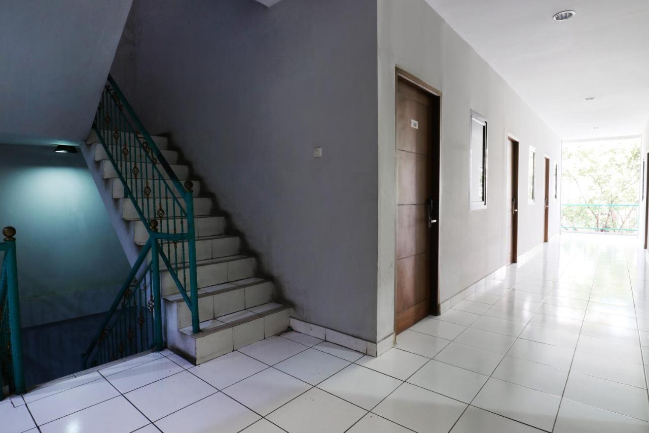 Sabrina Guest House Джакарта Экстерьер фото