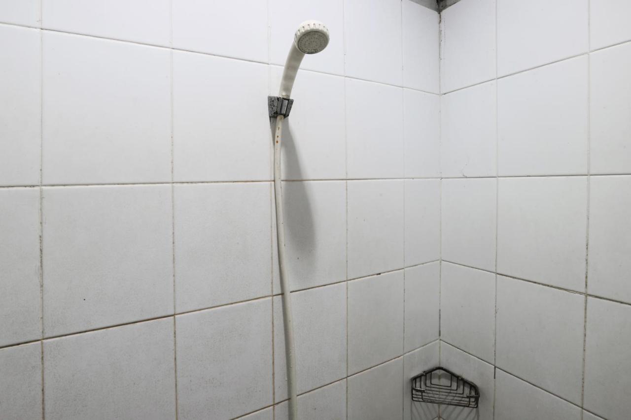 Sabrina Guest House Джакарта Экстерьер фото
