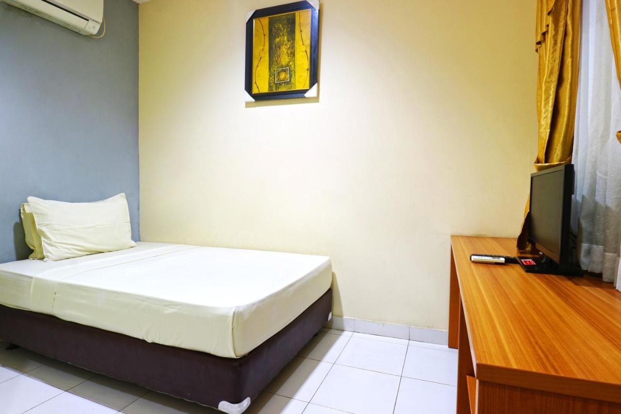 Sabrina Guest House Джакарта Экстерьер фото