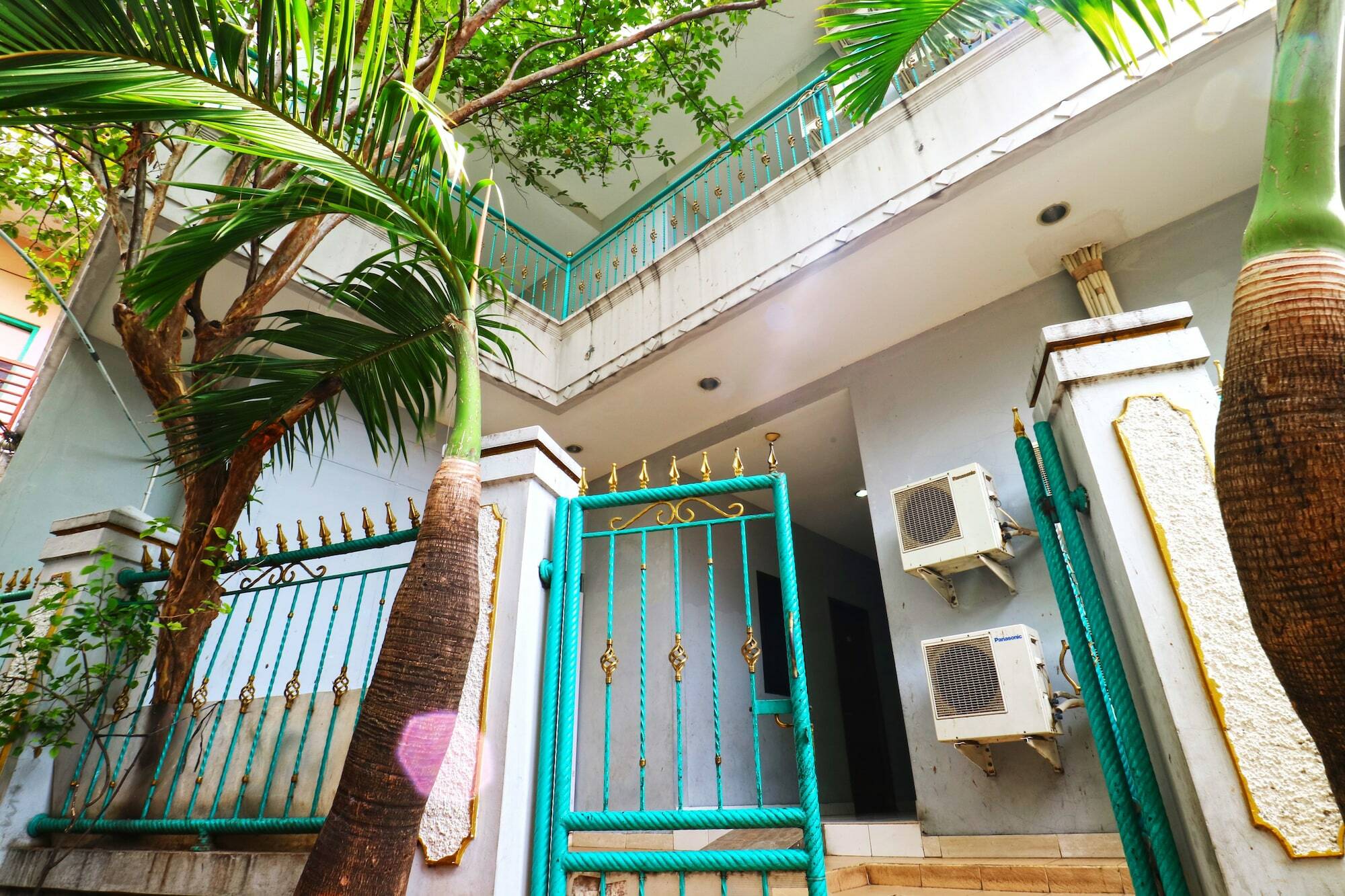 Sabrina Guest House Джакарта Экстерьер фото